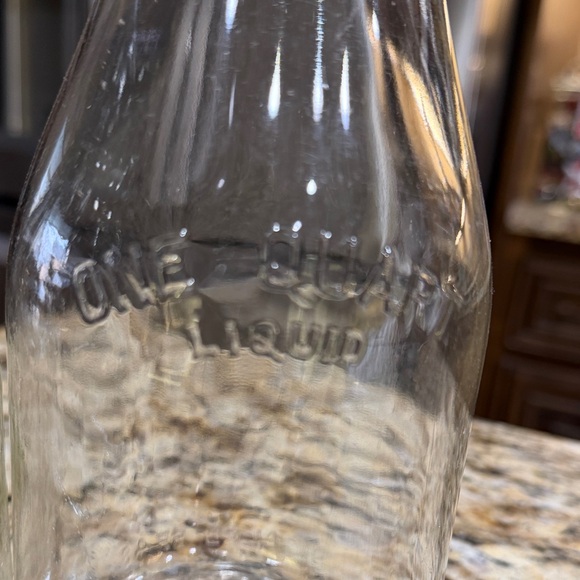 Set of 2 Vintage Clear Glass Milk Bottles - Picture 2 of 12